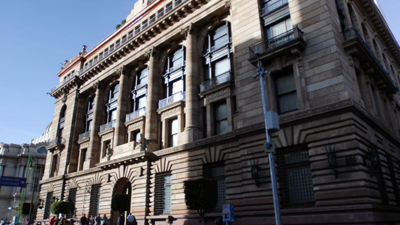 Banxico recorta su tasa de interés en medio punto y la lleva a un nivel de 9.50%