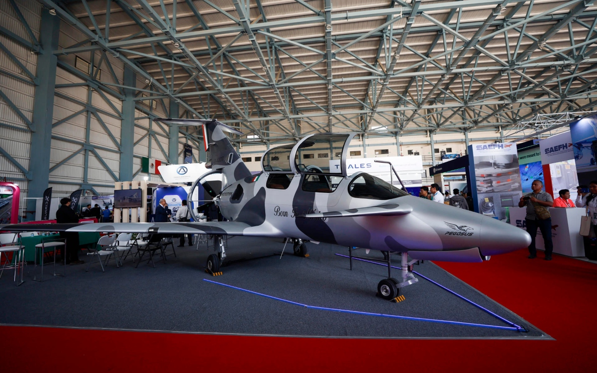 Primer avión diseñado en México