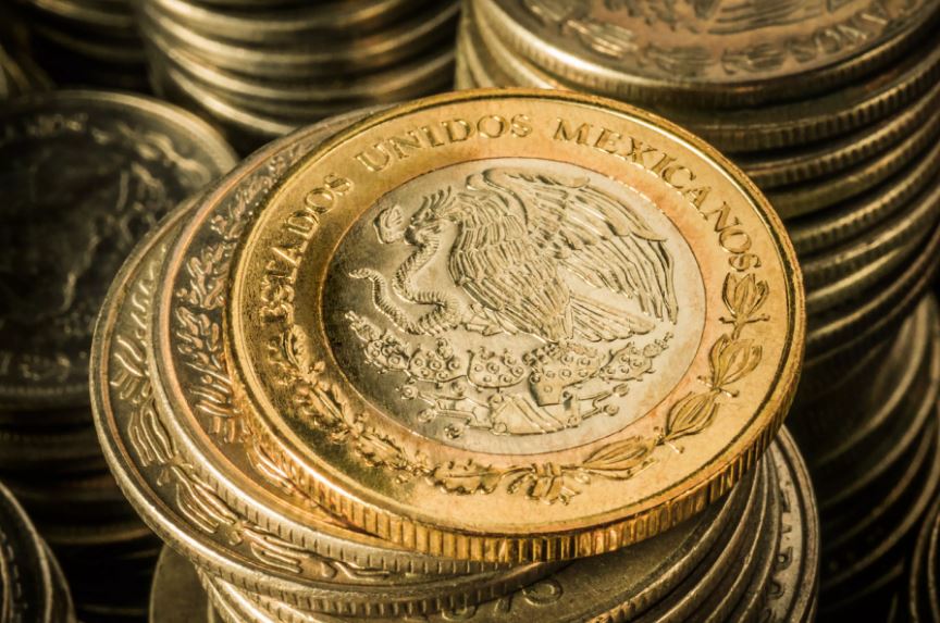 Peso mexicano se mantiene fuerte frente al dólar