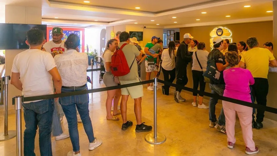 Miles de turistas visitan Guerrero