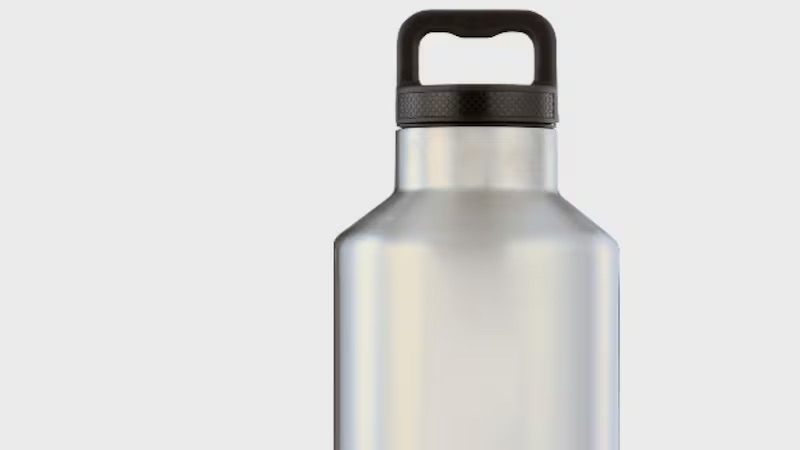 Walmart retira 850 mil botellas de acero en EU por riesgo de lesiones graves