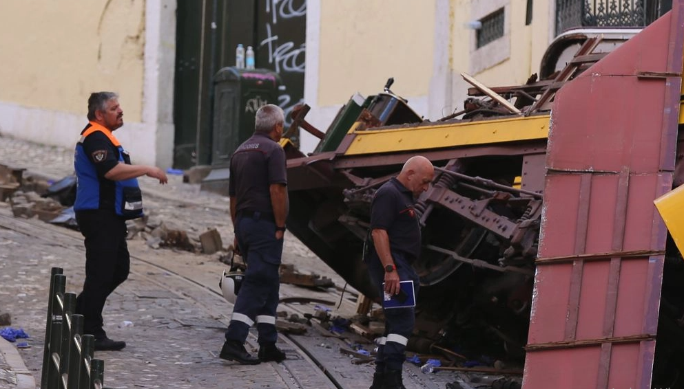 “Turismo excesivo” en Lisboa causa accidente