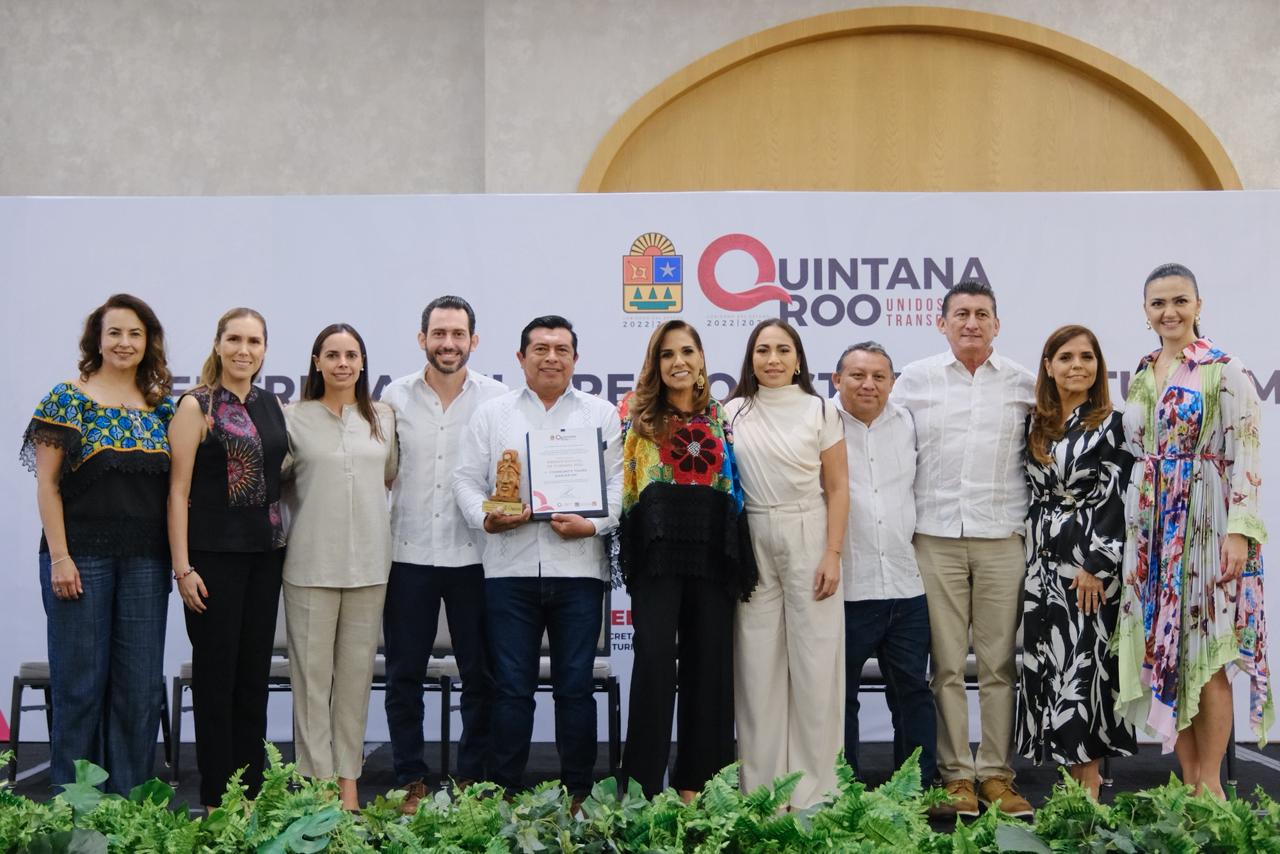 Mara Lezama entrega el Premio Estatal de Turismo 2025 a Community Tours Sian Ka’an