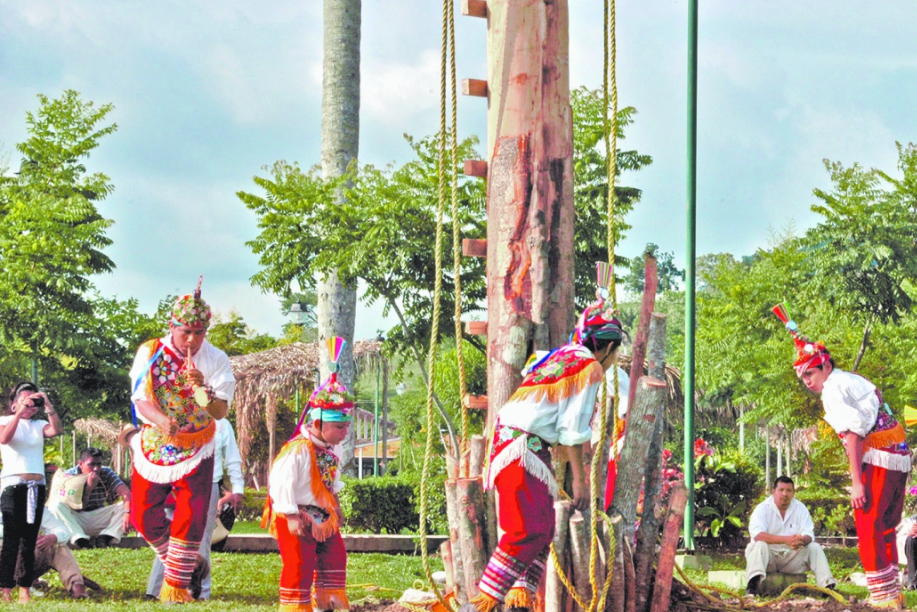 Gobierno federal prepara decreto para elevar el turismo comunitario