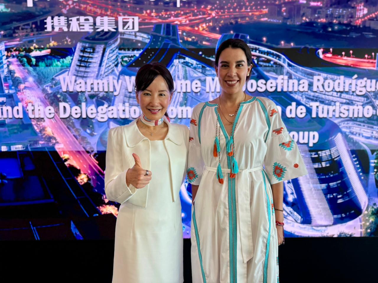 Josefina Rodríguez Zamora inicia gira de trabajo por China