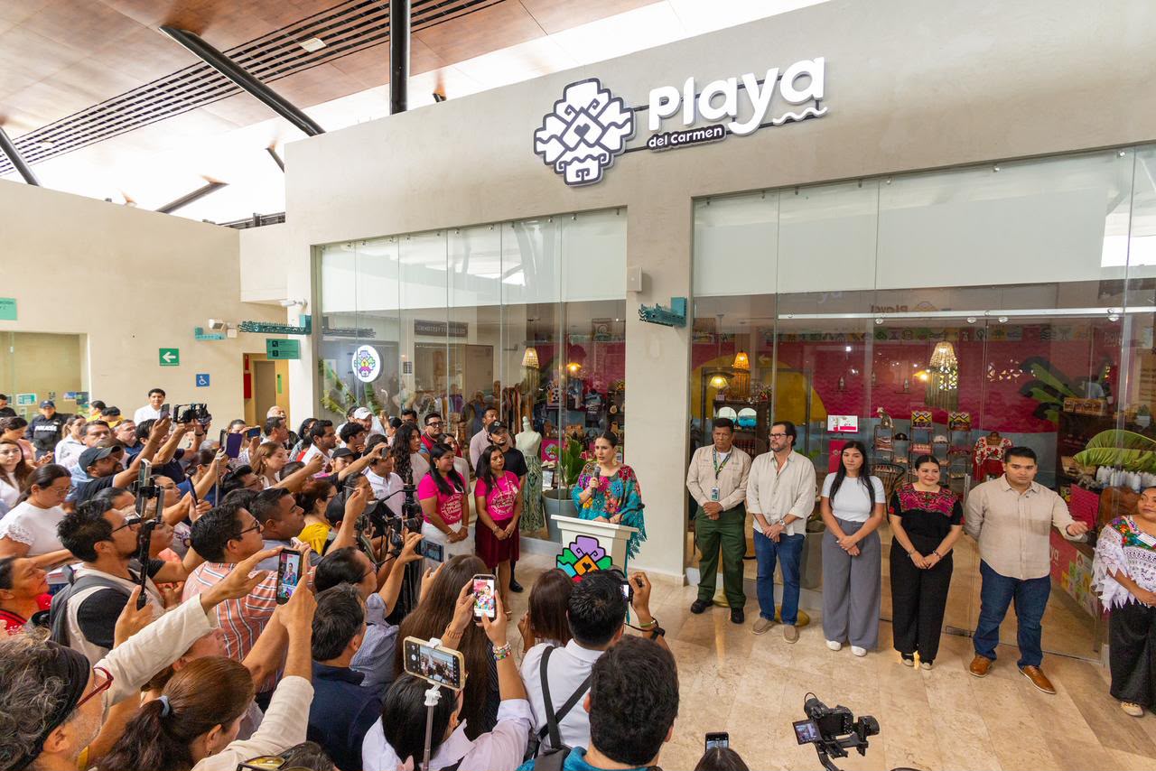 Estefanía Mercado inaugura la tienda “Hecho en Playa” en la estación del Tren Maya