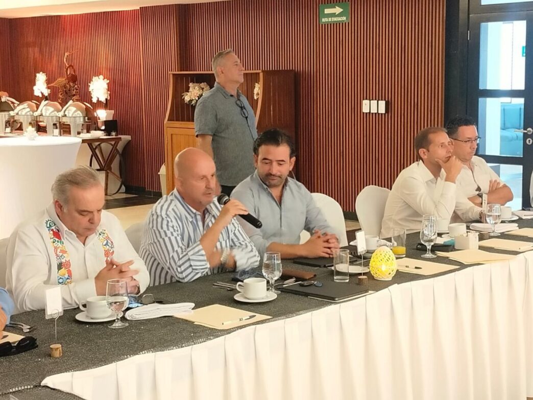 Hoteleros de la Riviera Maya se reúnen con el CPTQ
